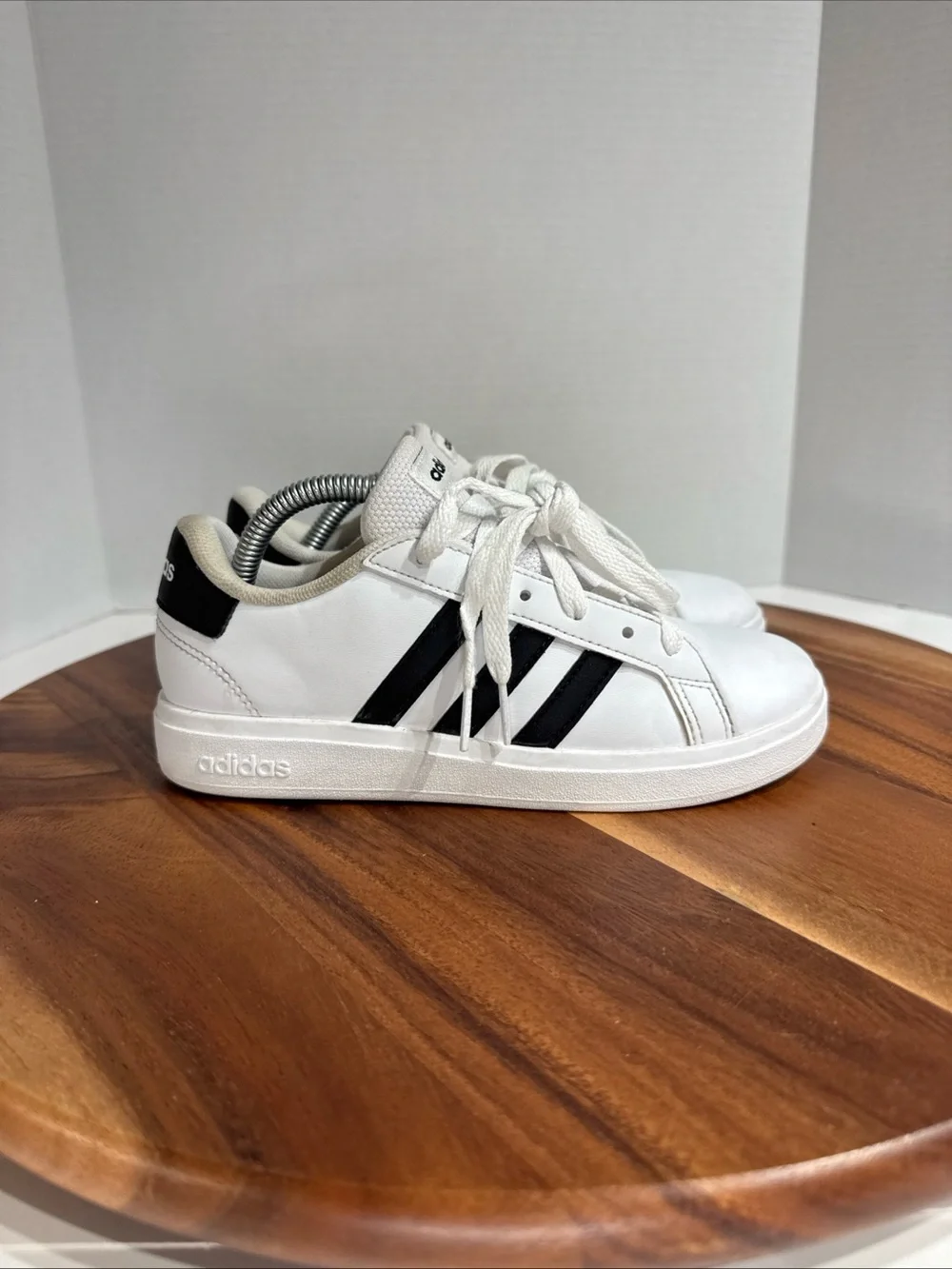 Adidas Grand Court Low White Black shoes Kids 2.5Y